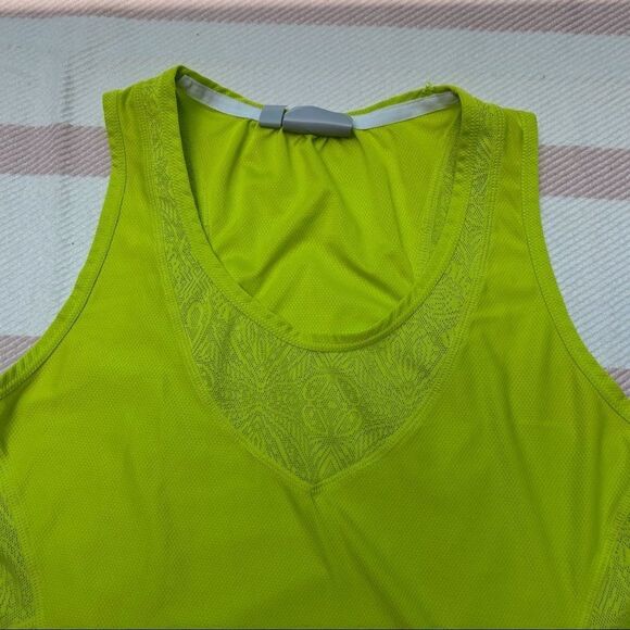 Athleta Wick It Good Sleeveless Athletic Top - Picture 2 of 9